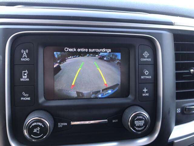 2015 RAM Ram Pickup 1500 4x4 SLT 4dr Crew Cab 5.5 ft. SB Pickup